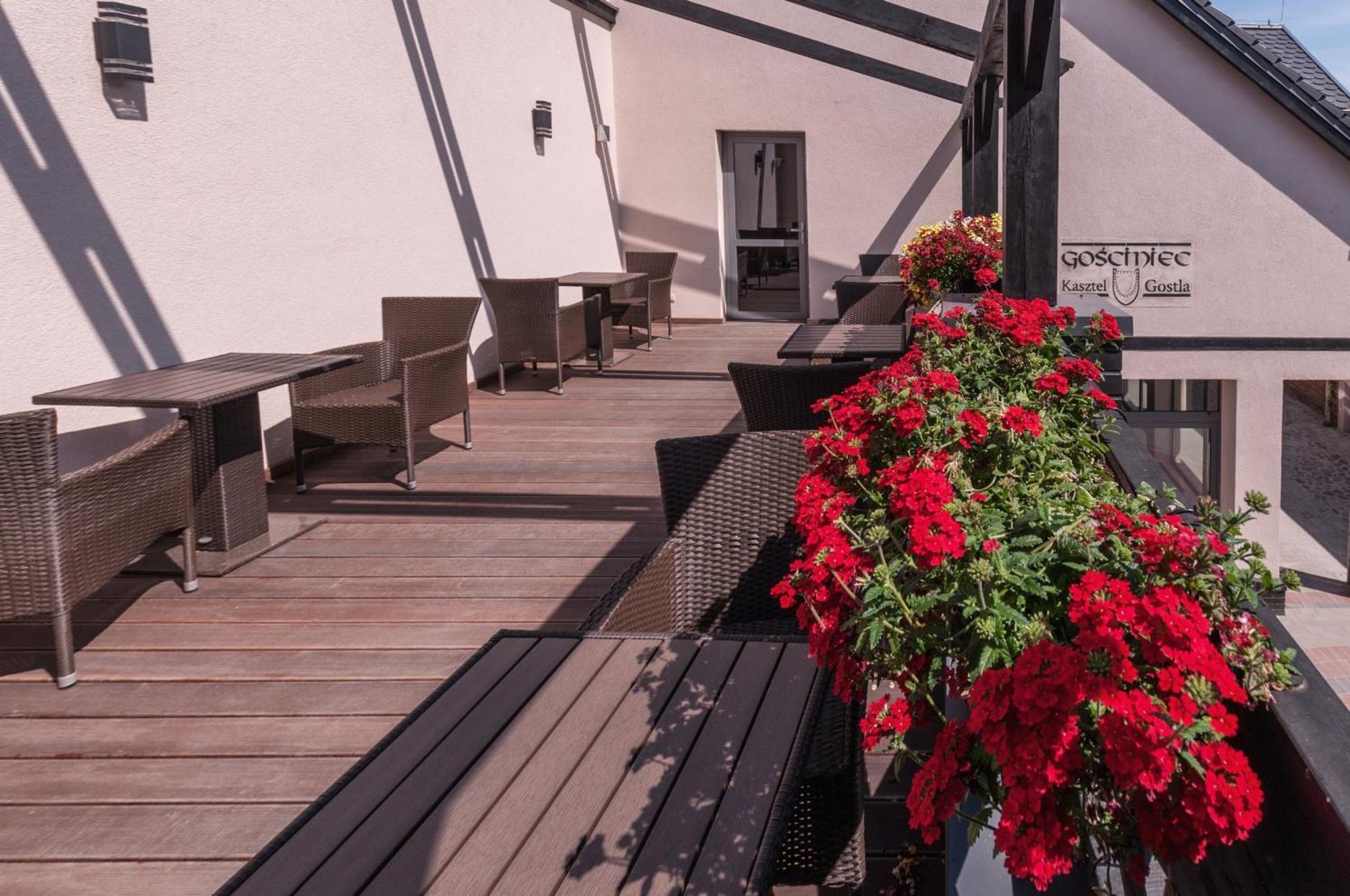Gosciniec Kasztel U Gostla Hotel Murowana Goslina Bagian luar foto